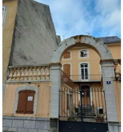 Apartment Petit Studio, Plein Centre Ville, Grande Terrasse Bagneres-de-Bigorre