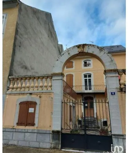 Apartment Petit Studio, Plein Centre Ville, Grande Terrasse Bagnères-de-Bigorre